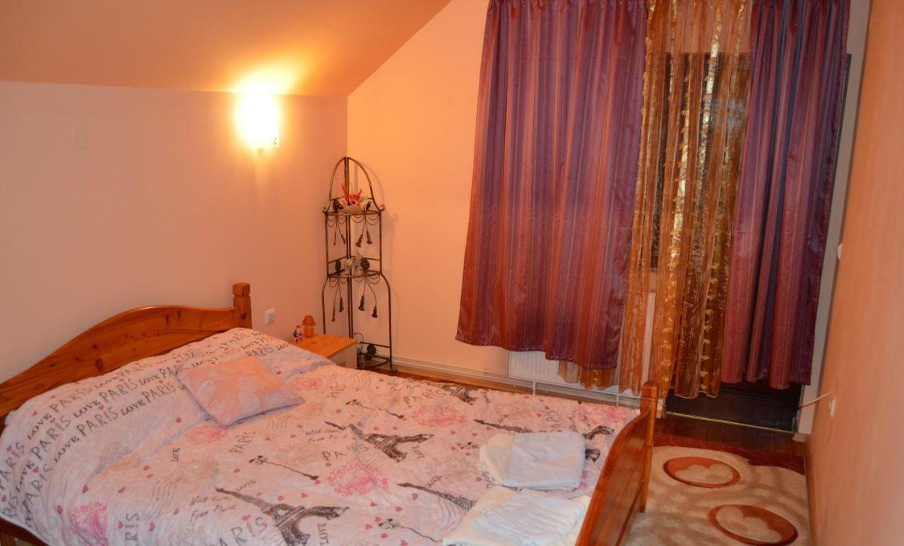 Casa Piatra Craiului Hotell Zărneşti Eksteriør bilde